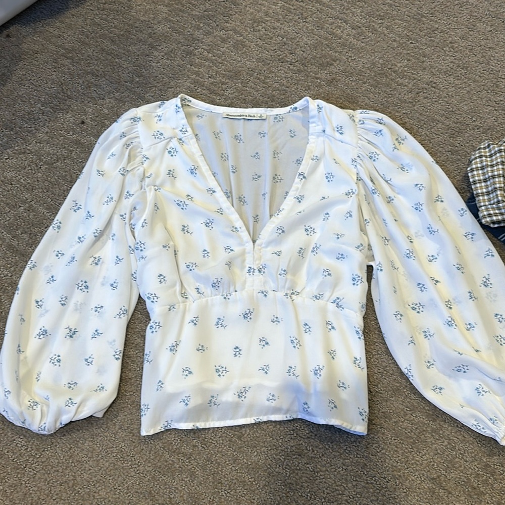 White with blue flowers Abercrombie blouse